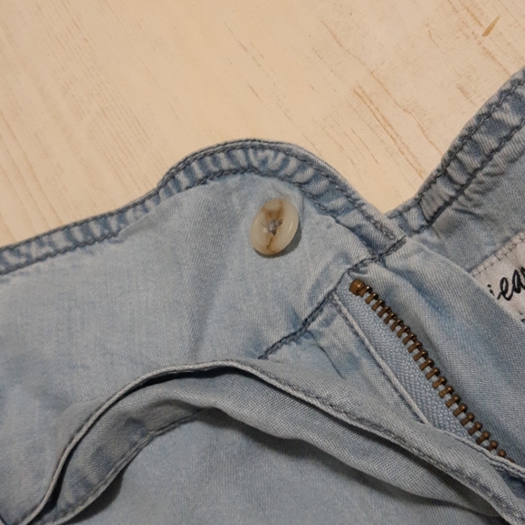 Brand new jean skirt with belt - Picture 3 of 3